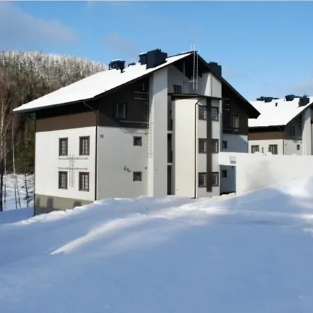 Tyylikaes Loma-asunto Alppitalossa Apartment *