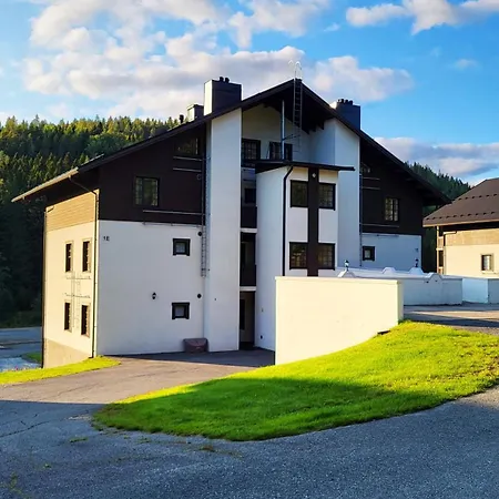 Tyylikaes Loma-asunto Alppitalossa Apartment